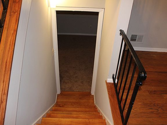 4th image of 230 Parkmont Ct