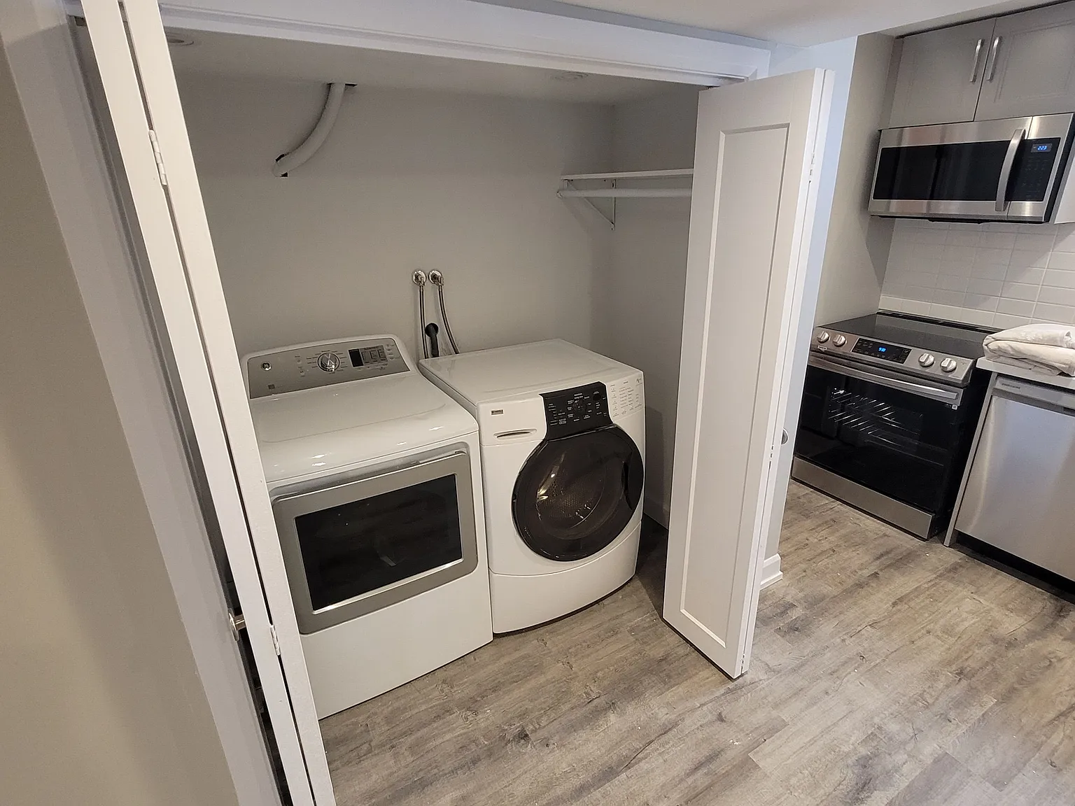 2 bed, $1,900 — Photo 3
