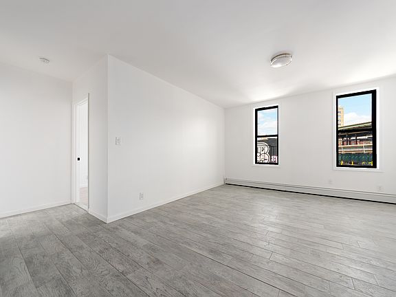 5th image of 1538 Gates Ave #3