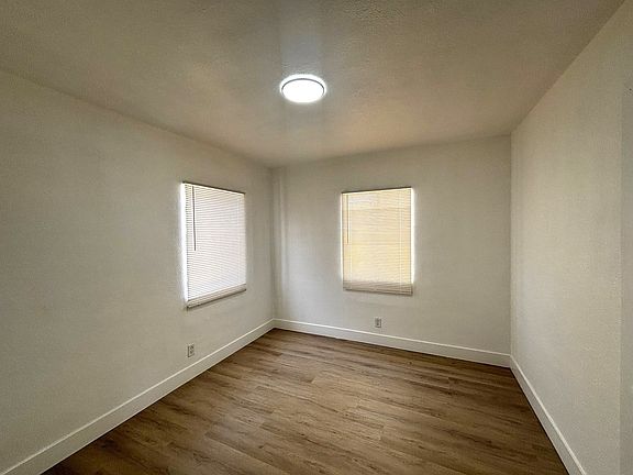 2nd image of 4701 S Figueroa St #510