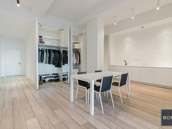 4th image of 310 E 46th St APT 16K
