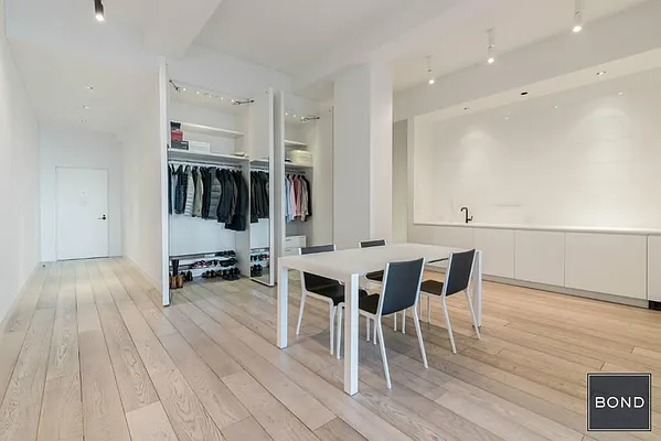 Sold by Bond New York | media 2