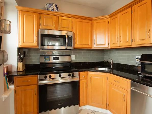 1810 Dorchester Ave APT 8, Dorchester, MA 02124