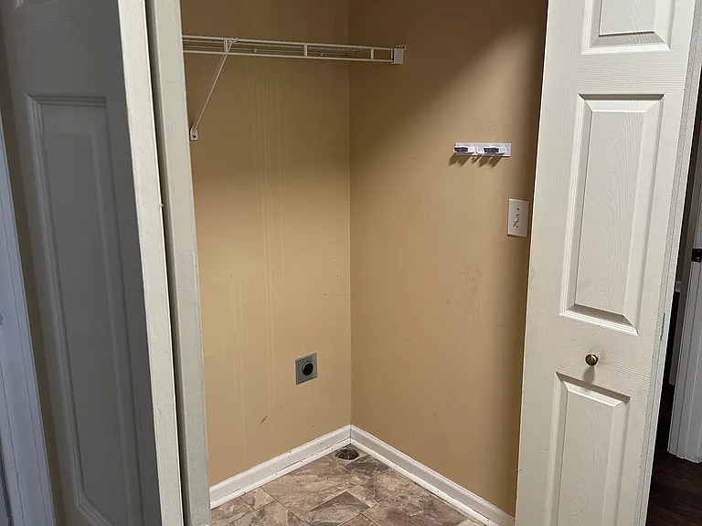 145 Evvalane Dr #A — Photo 15