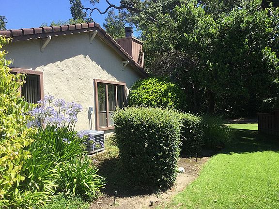 Side semi-private garden