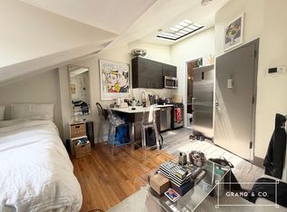 410 W 22nd St APT 5F, New York, NY 10011