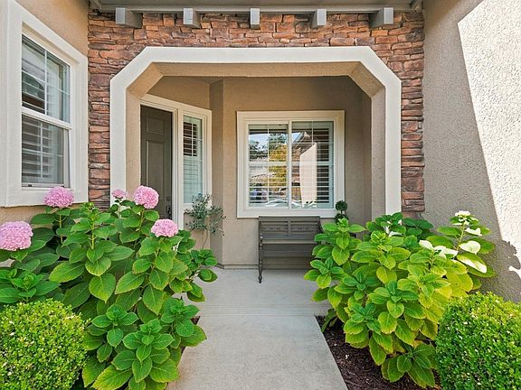 4th image of 9852 Valgrande Way