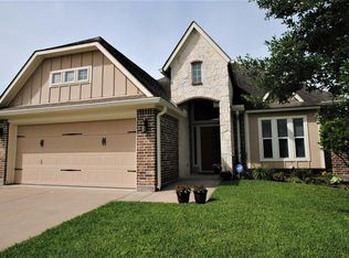 909 Wintersong Dr, Brenham, TX 77833