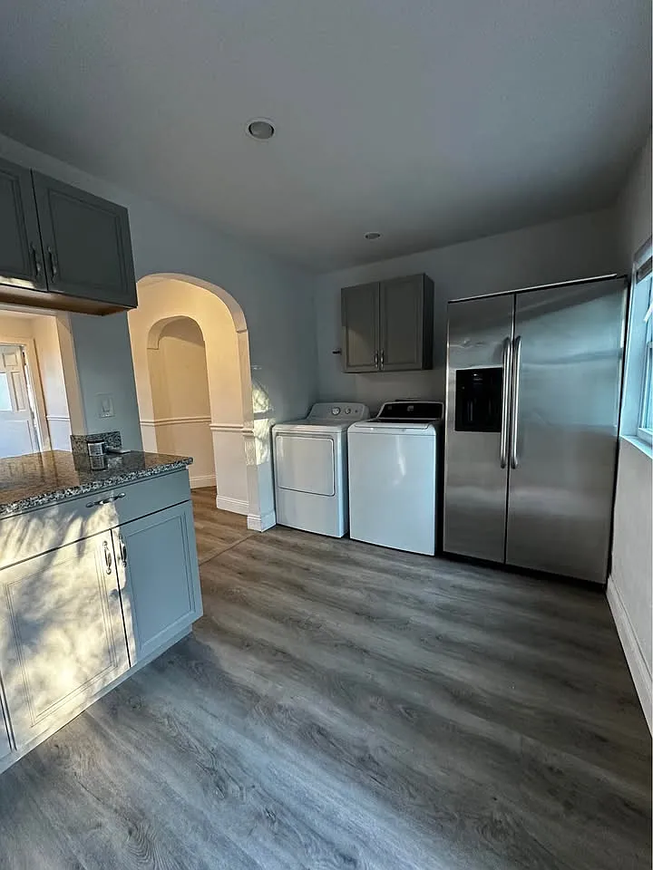 1579 Tioga Ave — Photo 3