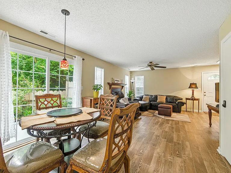 4409 Segovia Ct — Photo 8