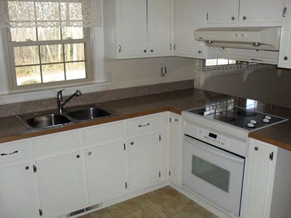 5th image of 4842 Lakeview Rd