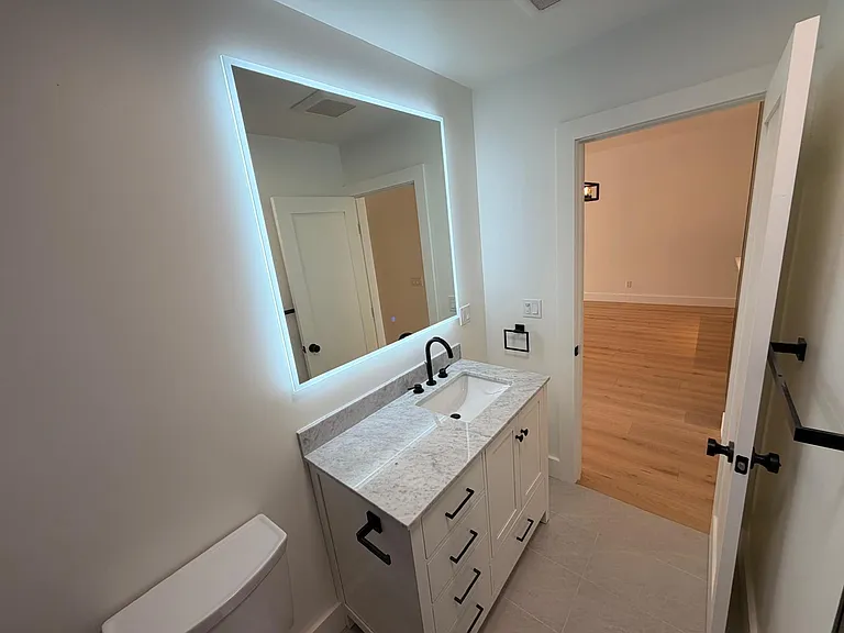 230 Castro St #3 — Photo 10