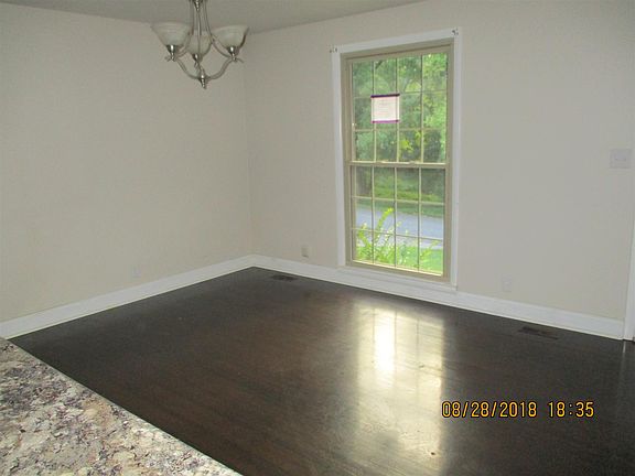 3rd image of 113 Meadowbrook Dr