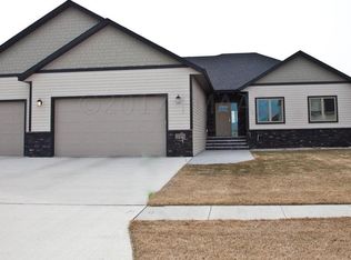 319 39th Ave E, West Fargo, ND 58078