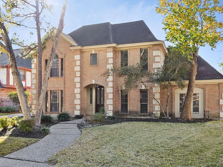 14819 Walbrook Dr — Photo 2