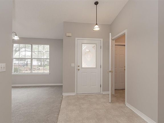 4th image of 975 Vonna Jo Cir