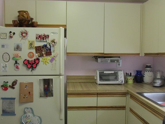 3rd image of 3171 Whitney Ave APT 2I