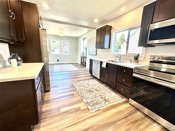 5th image of 3637 A & B S Ainsworth Avenue