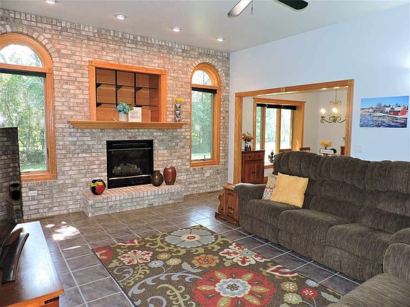 Spacious living room!