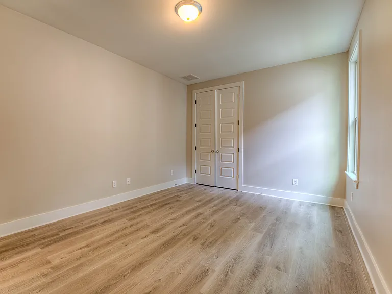 909 N Avalon St — Photo 11