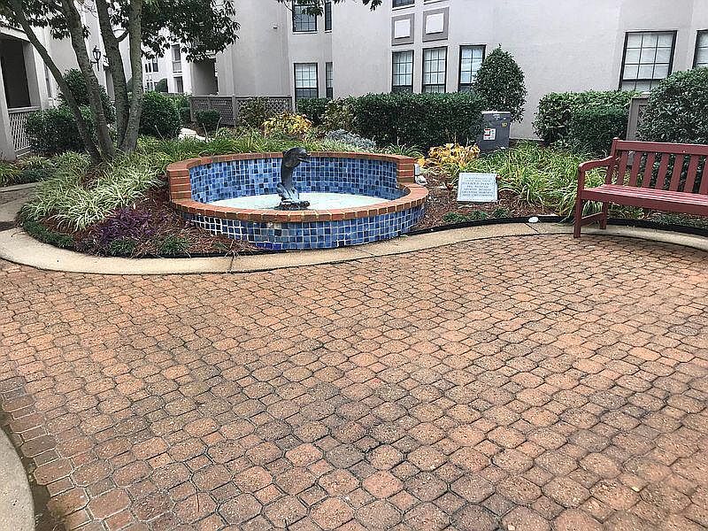 1st image of 421 Harbour Pt APT 303