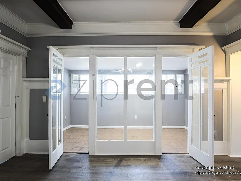 5001 S Budlong Ave — Photo 9