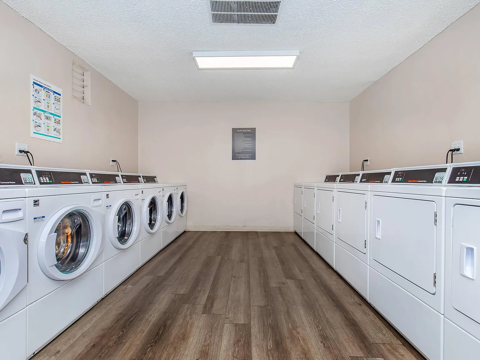 Saddleback Pines Apartment Homes — Photo 3