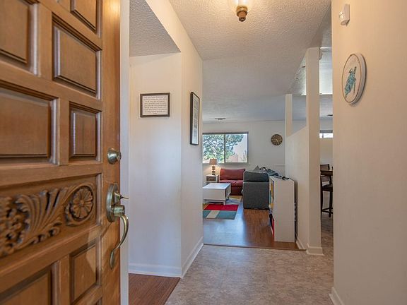 3rd image of 3809 Shenandoah Pl NE