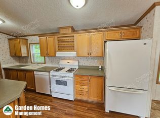 27 Pine Cir, Sauquoit, NY 13456