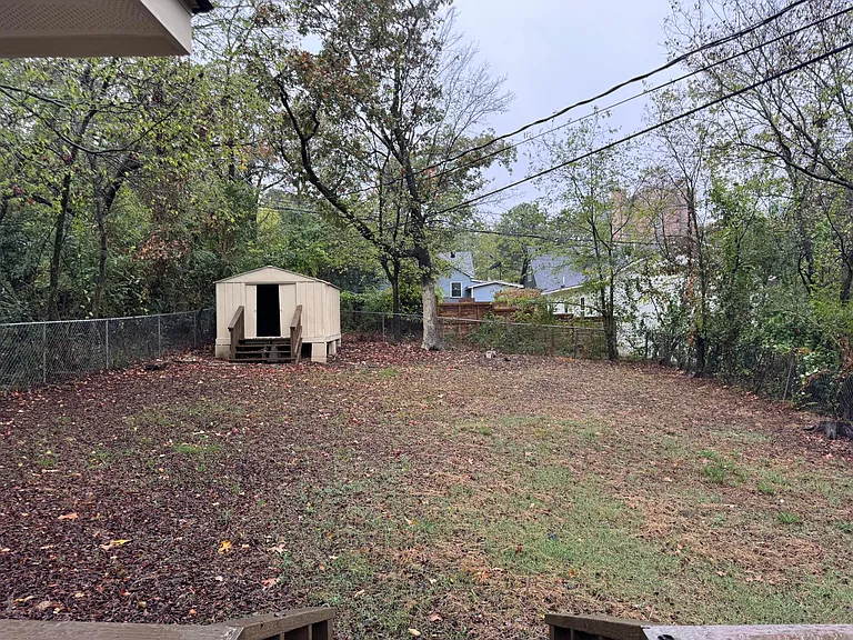 606 S Maple St — Photo 9