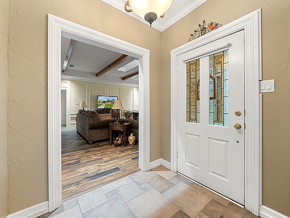 3rd image of 1110 Seminary Rdg