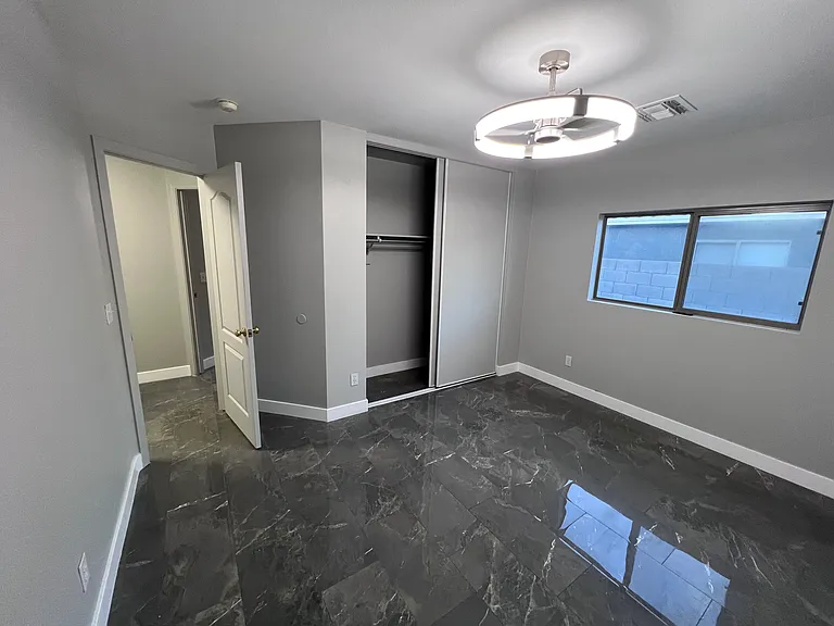 W Crocus Dr — Photo 3