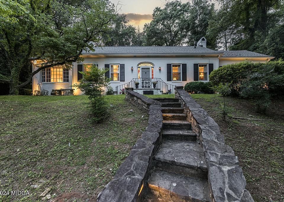 1st image of 1310 Twin Pines Ln