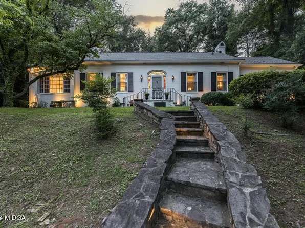 1310 Twin Pines Ln, Macon, GA 31211