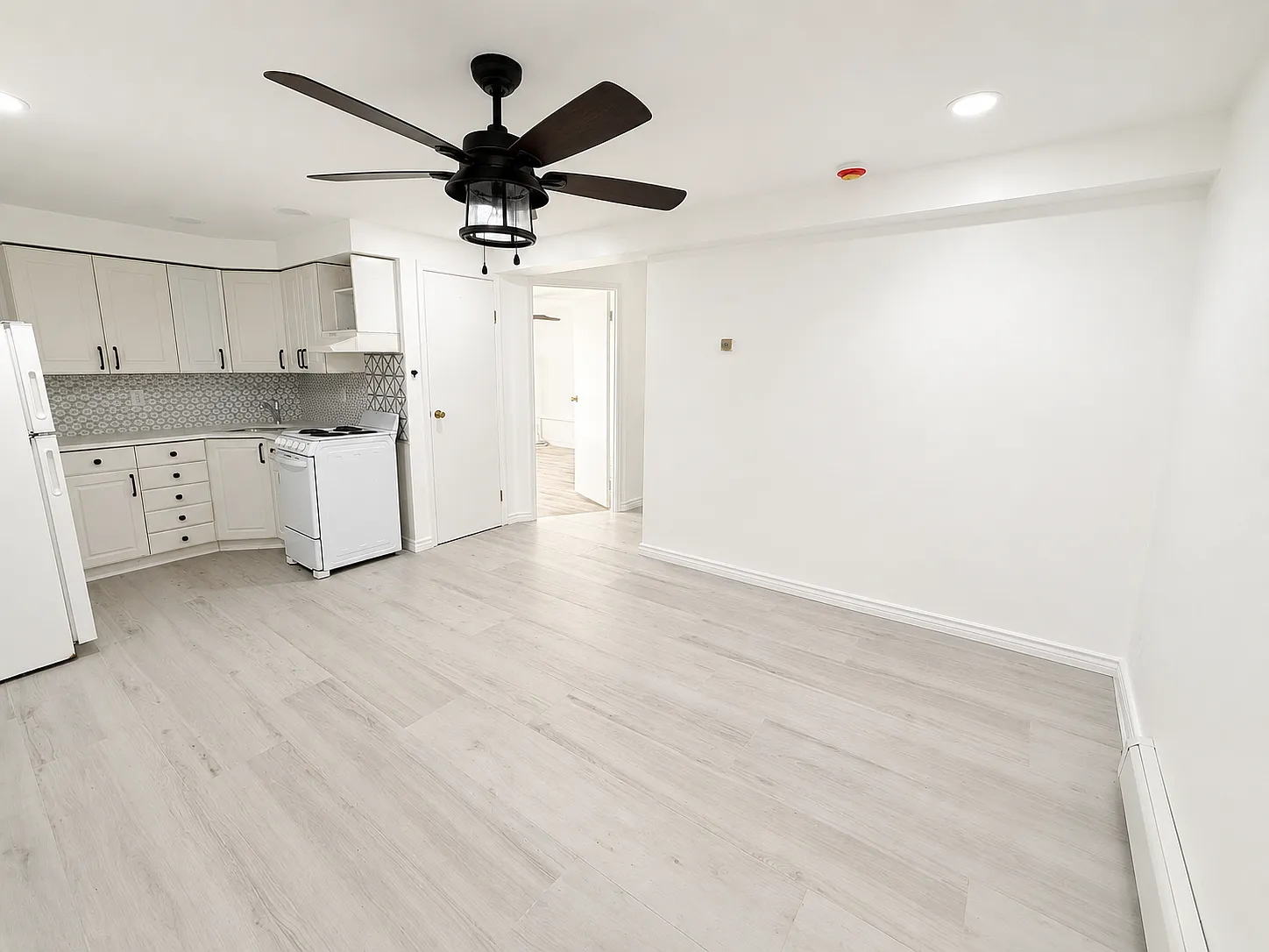 1 bed, 650 sqft, $2,300 — Photo 1