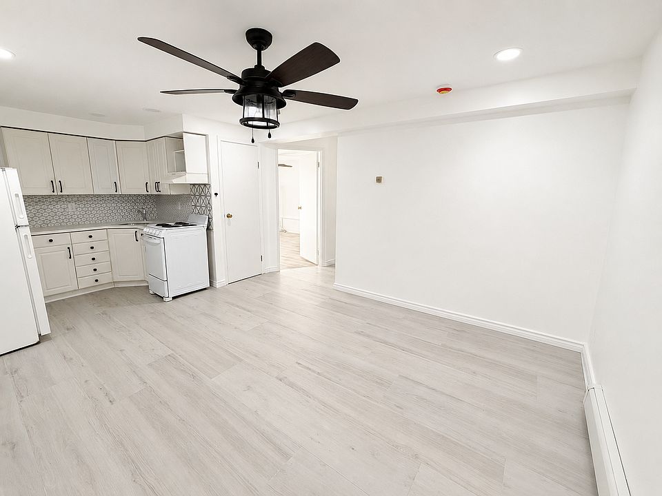 1st image of 21 Crawford Ct #1