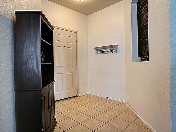 2nd image of 1303 Periwinkle Dr