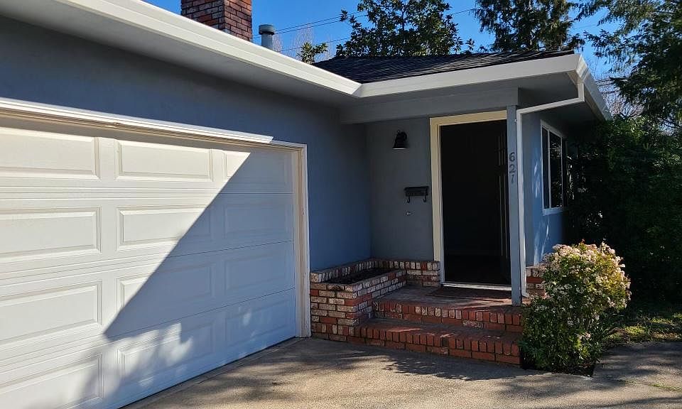 621 Nason Main entrance