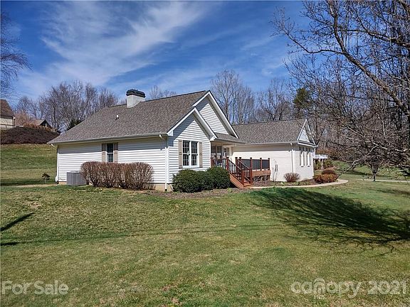 4th image of 31 Deer Glade Ln