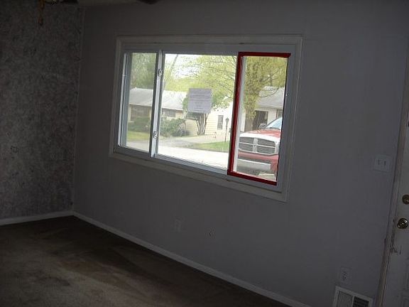 3rd image of 3100 S 46th Ter