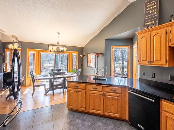 2nd image of 7 Carol Ln