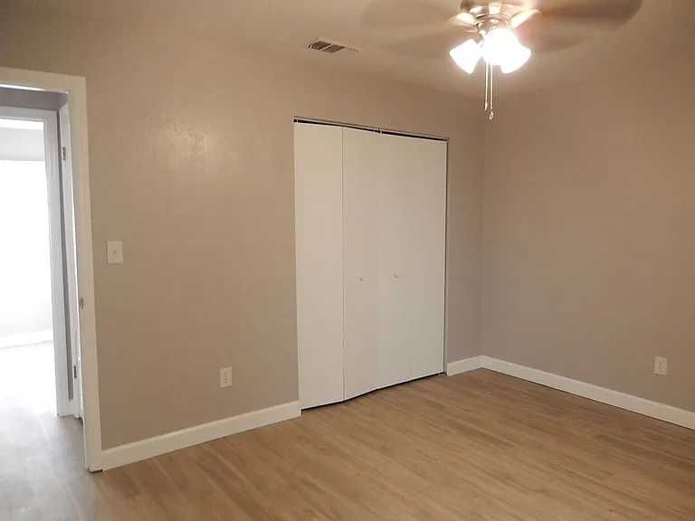 520 Pasco Ct — Photo 12