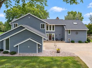 7492 River Rd, Flushing, MI 48433