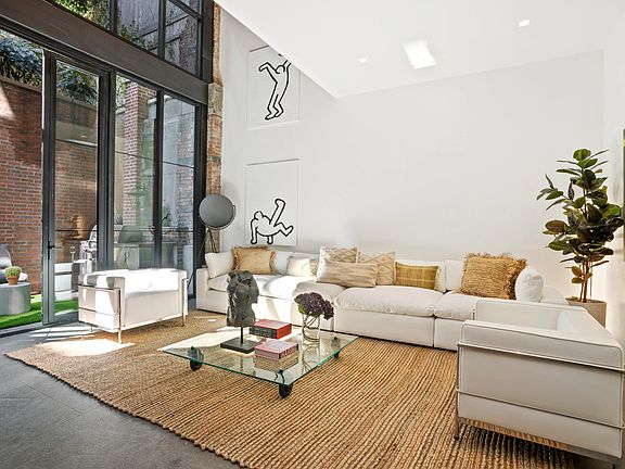 2nd image of 41 Great Jones St
