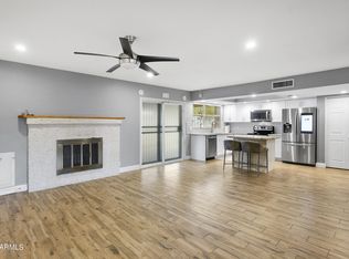 402 E Sack Dr, Phoenix, AZ 85024