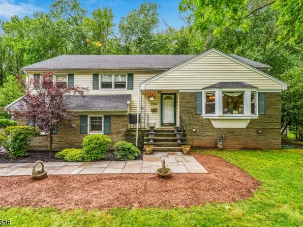1954 Winding Brook Way, Scotch Plains Twp., NJ 07076