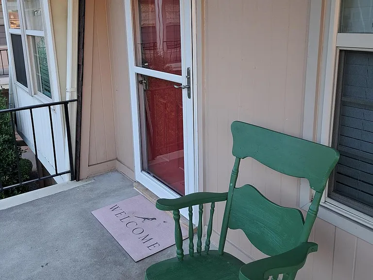 1966 Goldsmith Ln #B5 — Photo 4
