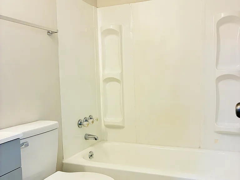 512 Wardell St — Photo 16