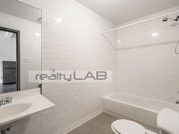 5th image of 1236 Atlantic Ave APT 201