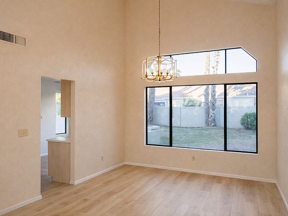 5th image of 309 N Cottonwood Dr